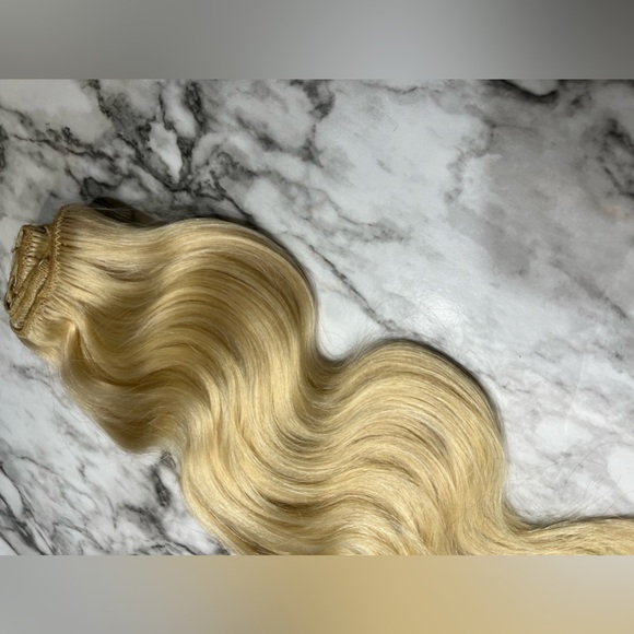22 Inch 100% Human hair #613 Light Blonde Clip in Extensions - Picture 2 of 4